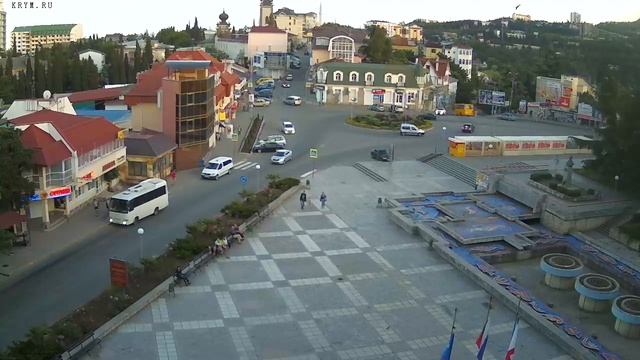 Вебкамера "Площадь Советская". Запись 10.06.2016 20:00:02 смотреть онлайн