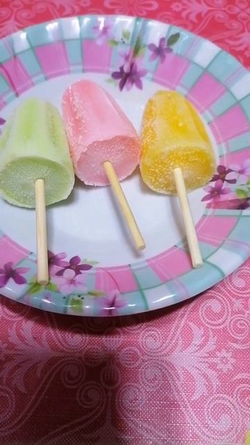 icepop|strawberry and melon and pineapple flavored ice-cream смотреть онлайн