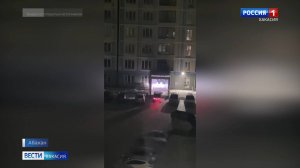 Сможет ли автомобиль заехать по ступенькам - пытался выяснить водитель в Абакане