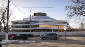 Завершается монтаж нового фасада цирка в Твери