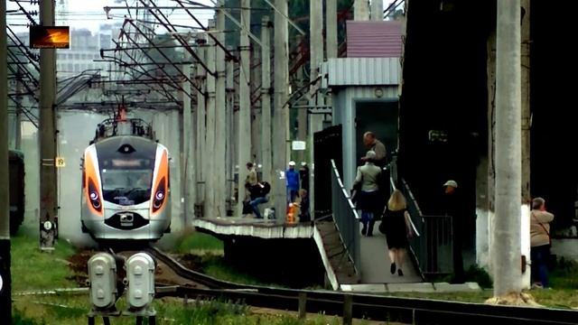 Hyundai rotem HRCS2-007 IC+743 смотреть онлайн