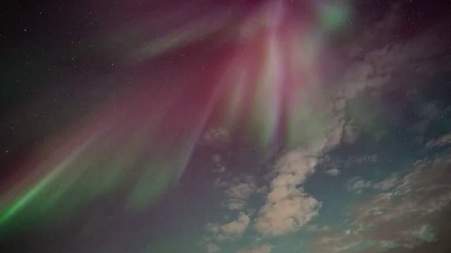 Таймлапс полярного сияния в Стеттлере (Альберта, Канада 11.10.2024).
