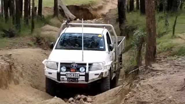 Toyota Hilux 07, camp rd part 2 lcmp 2010 смотреть онлайн