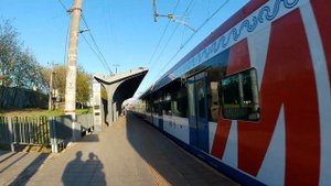 Москва. Электропоезд «Иволга» ЭГ2Тв-005 у пл «Ховрино». 01 мая 2024