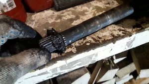 Нива как вытащить вал гранаты который порвался в шлицевой и остался внутри ШРУСа. #Мастерская21rus