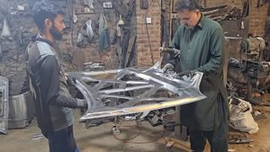 Процесс производства автомобильных капотов