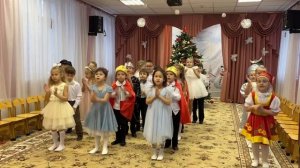 Новогодняя считалочка. Вход на праздник. Подготовительная группа. Танец.