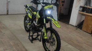 Regulmoto zr300 pr 4 valve 6 gear .Продажа мотиуикла в идеальном состоянии
