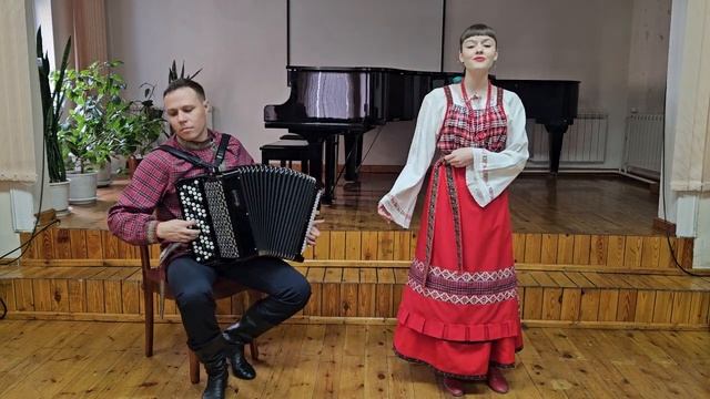 ДМШ г.Енисейска, Зырянова Света. 1. " Что зелен,зелен" 2. "Моршанские страдания" (М.Мордасова). смотреть онлайн