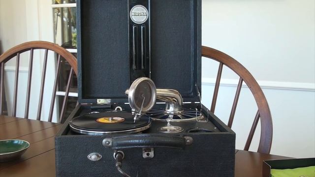 Nirona 66 Compact Portable Gramophone\Phonograph смотреть онлайн
