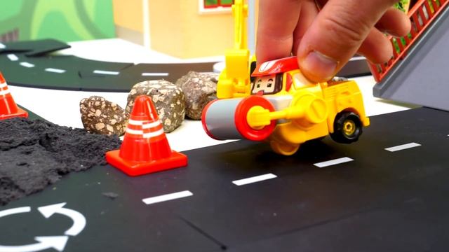 Машины помощники ремонтируют дорогу. Видео для детей про игры в машинки