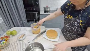 VLOG:самый ПРОСТОЙ  ТОРТ не стыдно подать на праздникс Марусей готовим УЖИН на всю семью))