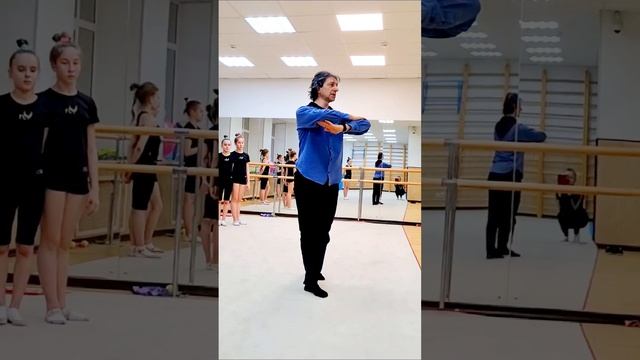 Хореография для художественной гимнастики. Исправление травмирующих искажений коленого сустава. смотреть онлайн