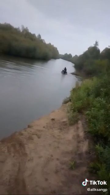Покатушка по речке на мопеде альфа смотреть онлайн