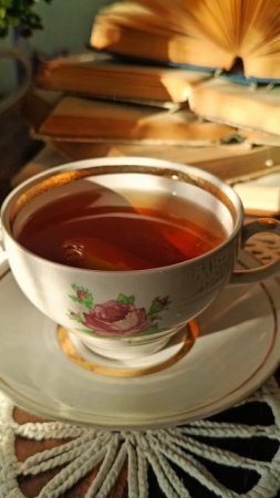 Лучшая профилактика хандры и простуды- чёрный чай с лимончиком