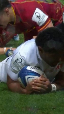 Wame Naituvi slides over to for another Racing 92 stunner