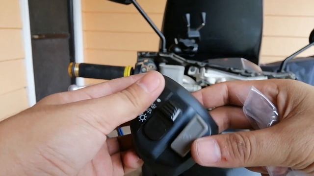 Mio i 125 | Headlight switch | Installation | Right hand switch смотреть онлайн