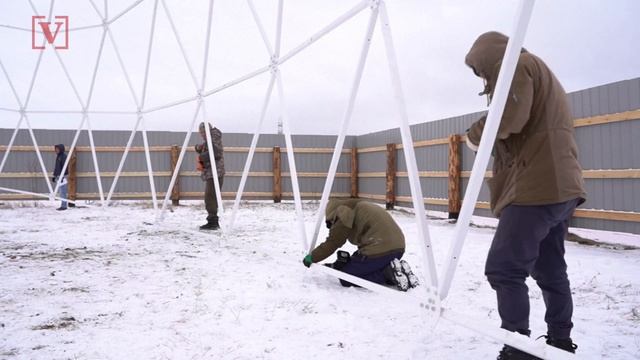Russian Family Lives Under Dome to Test out Experimental Living Research смотреть онлайн