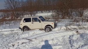 Нива по снегу