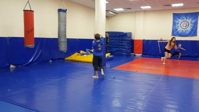 Готовимся к соревнованиям. 32 формы гуньшу. Пётр 9 лет смотреть онлайн