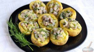 Картофельные лодки, полные селёдки). КАРТОФЕЛЬНЫЕ ЛОДОЧКИ С НАЧИНКОЙ ИЗ СЕЛЬДИ