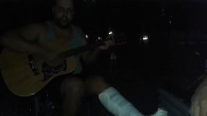 Чуть моросящий дождик спорил весь этюд