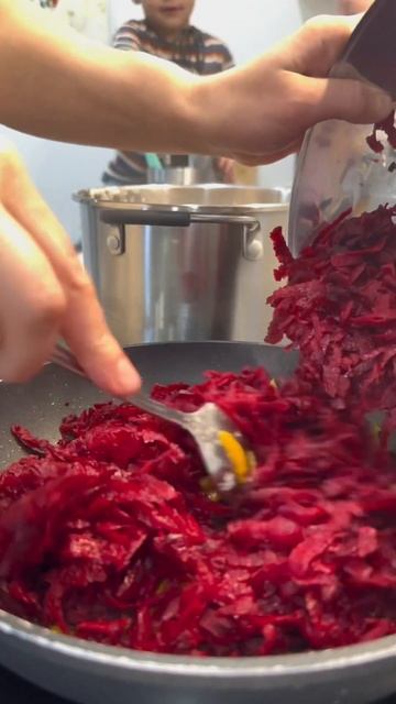 Любите красный борщ?!❤️👌🤗 #рецепт #shorts смотреть онлайн