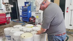 Усовершенствование самодельных ведерных кормушек (Фил Велдхуис, Канада)