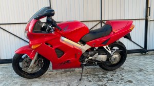 Обзор мотоцикла Honda Vfr800, 1999год ,89262862924 с 10:00-20:00 по Мск.( WhatsApp)