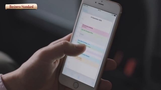 Tracing an evolution through Apple iPhone commercials смотреть онлайн