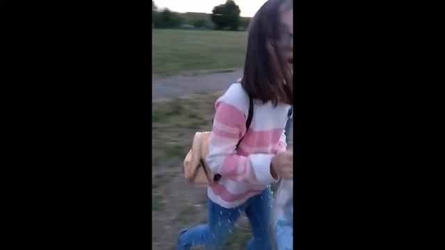 Убираем мусор на школьной территории🗑 (1 часть) смотреть онлайн