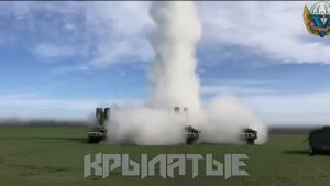 Пуск зенитных управляемых ракет 5В55С из пусковых установок 5П85С ранней версии ЗРК С-300ПС