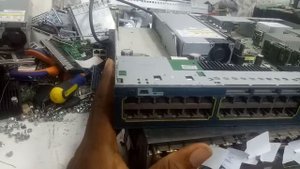 c3560x , c3750x and 3850 won't boot; noisy fan and no light