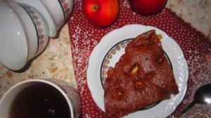 Шоколадный кекс с яблоками на кефире