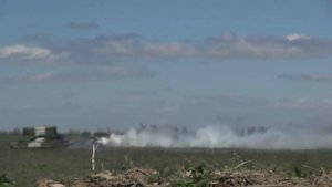 Тяжёлая огнемётная система ТОС-1А «Солнцепёк», учения на полигоне.