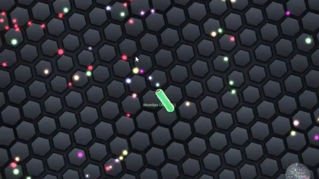 Пацан играет в Slither.io Дико горит. Огромный размер смотреть онлайн