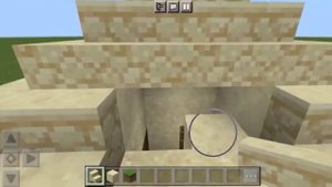 "Постройка миниатюрной пирамиды в Minecraft: создание величественного сооружения!"