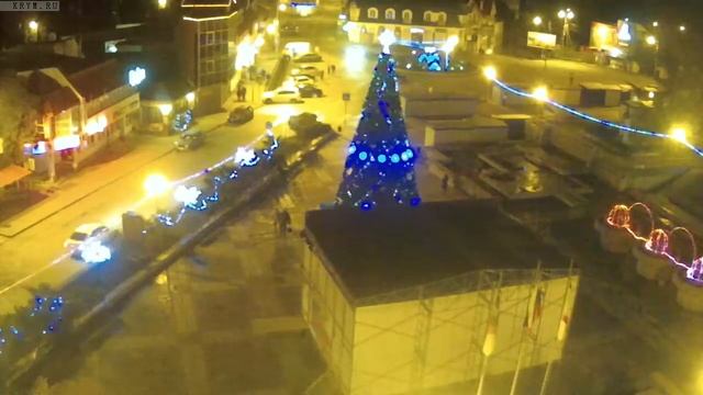 Вебкамера "Площадь Советская". Запись 01.01.2017 20:00:03 смотреть онлайн