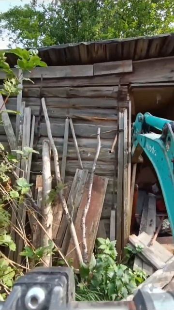 Сносим сарайчик миниэкскаватором #kubota #миниэкскаватор #экскаватор