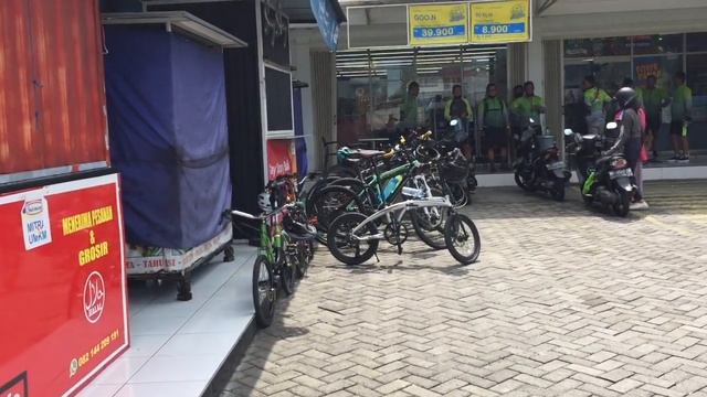 MERCY CYCLING BALI GOWES BERSAMA CINCAU CAP PANDA KE DESA AYUNAN ABIAN SEMAL BALI смотреть онлайн