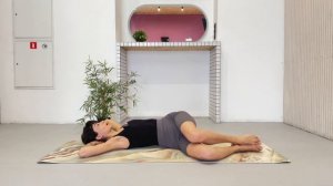 Тренировка для расслабления спины. Упражнения для осанки.