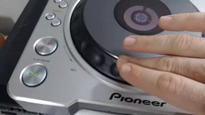 Pioneer CDJ-800MK2 DJ Compact disk player Professional. Playback Demo
