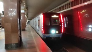 Казанский метрополитен 81-765.4K/766.4K "Москва-2019" отправляется со Станции Пр.Победы