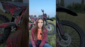 Показываю новый мотик в прямом эфире