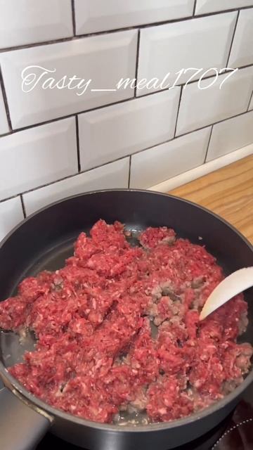 Секрет сочных Чебуреков🤫🤫! Самое Удачное Тесто #youtubeshorts #food #cooking смотреть онлайн