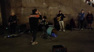 Звери. Дожди пистолеты. Любовь зарядила дожди.. Глеб Васильев. Уличные музыканты. Санкт Петербург