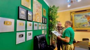 Друзья, Олег Зубков и мама ПРИГОТОВИЛИ мне СЮРПРИЗ! Моя первая СЕРЕБРЯНАЯ КНОПКА в Тайгане!!!