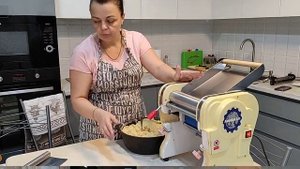 VLOG МОЯ ПОМОЩНИЦА на кухне ЛЕПЛЮ ВАРЕНИКИ