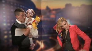 Фотография дочери. Касается каждого. За кадром.