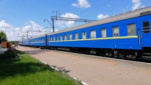 ЧС4-154 с поездом Рахов-Николаев